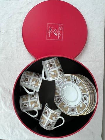 Porcelaine de Limoges - Service à café pour 4 personnes -, Antiquités & Art