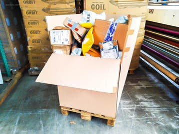 Pallet Postpakketten 129 kg, Nieuw