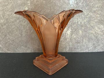 August Walther & Söhne - Greta - Art Deco Pressed Glass Vase