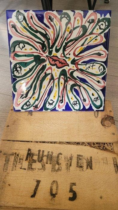 Salvador Dali (1904-1989) - El Beso de Fuego - ceramic tile, Antiek en Kunst, Antiek | Overige Antiek