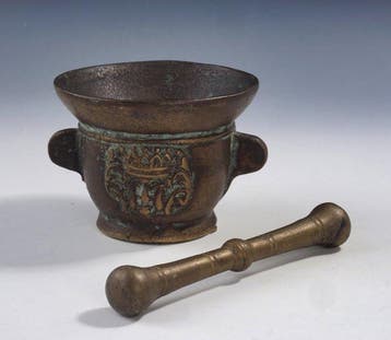 Vijzel en stamper - Spanje • Gepatineerd Bronzen ensemble •