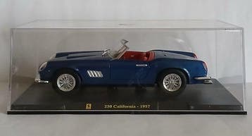 Centauria 1:24 - Model sportwagen (4) - Lotto con 4 Ferrari