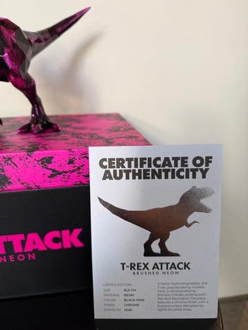 Richard Orlinski (1966) - Beeld, T-REX ATTACK NEON No