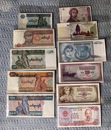 Wereld. - 110 Banknotes - Various Dates (Zonder