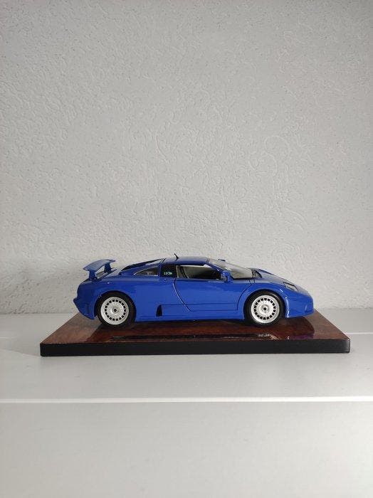Bburago 1:18 - Model sportwagen (2) - Bugatti EB 110 Ed., Hobby & Loisirs créatifs, Voitures miniatures | 1:5 à 1:12