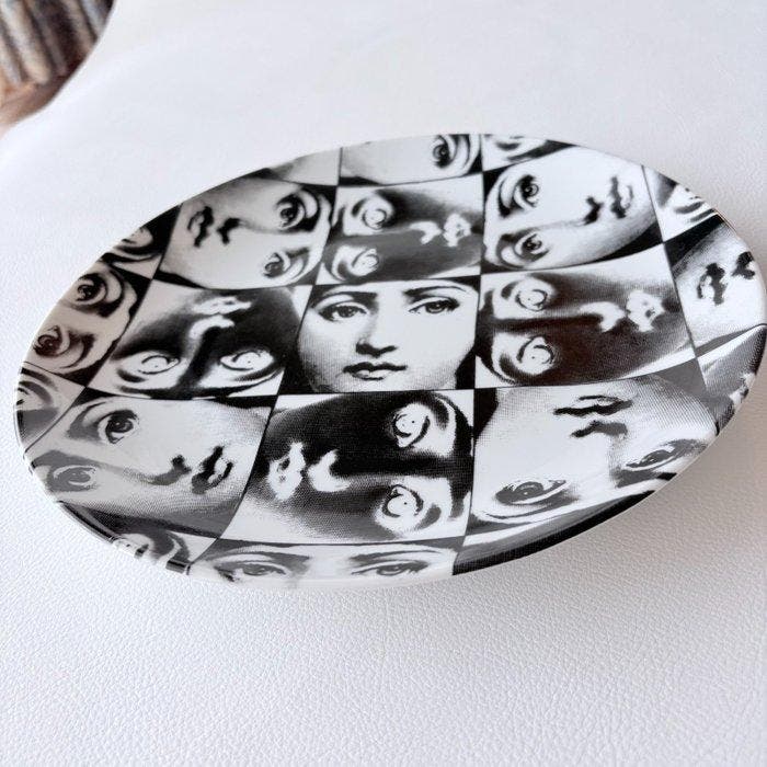 Fornasetti - Piero Fornasetti - Bord - Porselein -, Antiek en Kunst, Antiek | Meubels | Stoelen en Sofa's