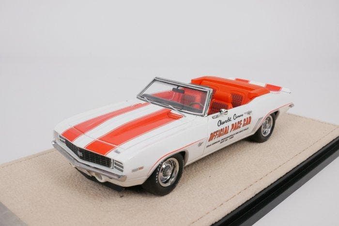 Stamp 1:43 - Voiture miniature - Chevrolet Camaro Indy Pace, Hobby en Vrije tijd, Modelauto's | 1:5 tot 1:12