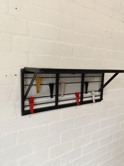Pilastro - Tjerk Reijenga - Kapstok - notenbalk - Staal,, Antiquités & Art, Antiquités | Meubles | Chaises & Canapés