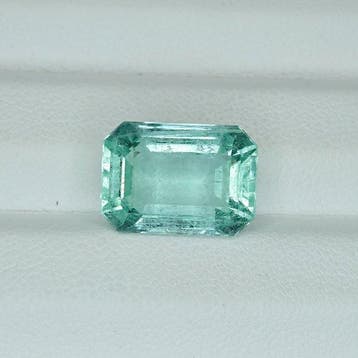 Zonder minimumprijs Smaragd - 8.26 ct - International