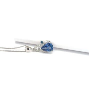 Ketting met hanger - 14 karaat Witgoud - 0.81ct. tw. Saffier