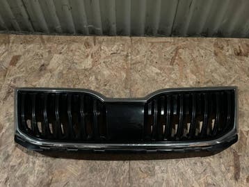 Calandre Skoda Octavia III Facelift 2017 - 2020, Autos : Pièces & Accessoires, Ophalen, Utilisé, Avant, Skoda