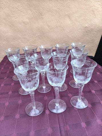 Verre à vin (12) - Cristal - 12 verres à vin en cristal, Antiquités & Art