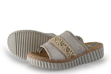 Rieker Slippers in maat 41 Beige, Kleding | Dames, Schoenen, Slippers, Verzenden, Beige, Zo goed als nieuw