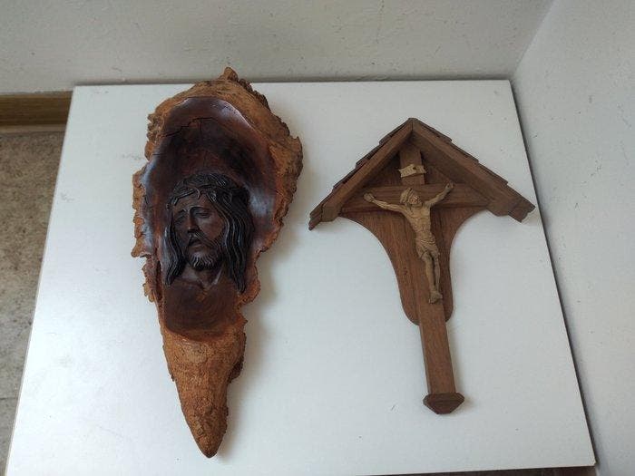 Snijwerk, Altes Holzkreuz mit gekreuzigten Jesus + Jesus, Antiek en Kunst, Antiek | Boeken en Manuscripten