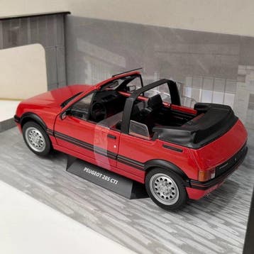 Solido 1:18 - Modelauto - Peugeot 205 CTI, Nieuw