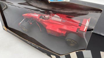 Minichamps 1:18 - Modelauto - Ferrari F310B 1997 E. Irvine -, Nieuw