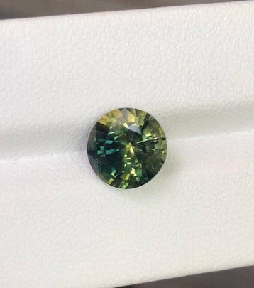 1 pcs Bleu, Vert, Jaune Saphir - 4.40 ct - Lotus Gemology