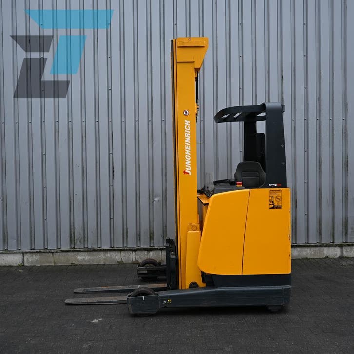 Jungheinrich ETV 214 Elektrische reachtruck, Zakelijke goederen, Machines en Bouw | Heftrucks en Intern transport, Reachtruck
