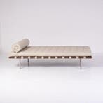 Knoll - Ludwig Mies van der Rohe - Slaapbank - Barcelona day