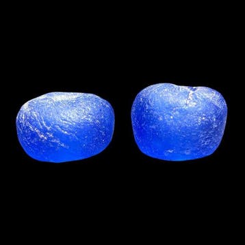 Oud-Romeins, Keizerrijk Glas 2 Blauwe glaskralen - Ancient