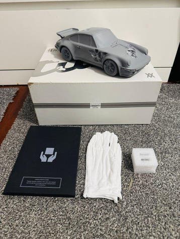 Daniel Arsham (1980) - Porsche Eroded 911 Turbo 930