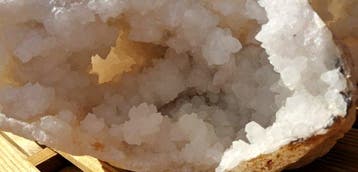calciet Geode - Hoogte: 14 cm - Breedte: 25 cm- 5 kg
