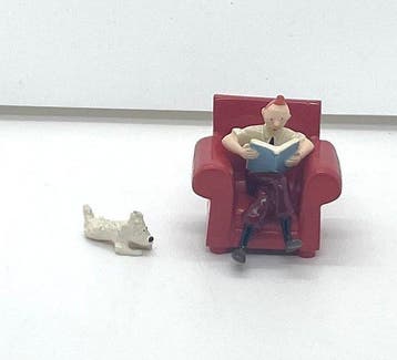 Pixi 4502 - Beeldje - Kuifje in fauteuil met Bobbie - Hars
