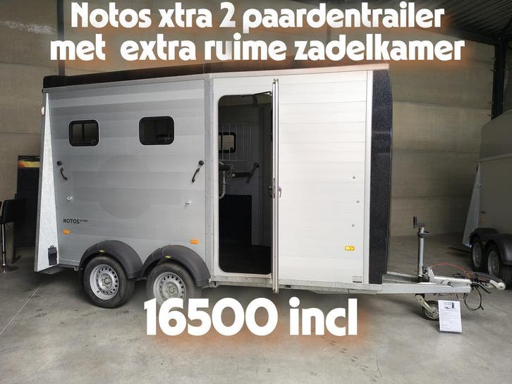 Humbaur Notos xtra  up met omkleedruimte/zadelkamer 3 jaar, Animaux & Accessoires, Chevaux & Poneys | Semi-remorques & Remorques