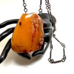 Gros pendentif amulette en ambre baltique naturel, collier,