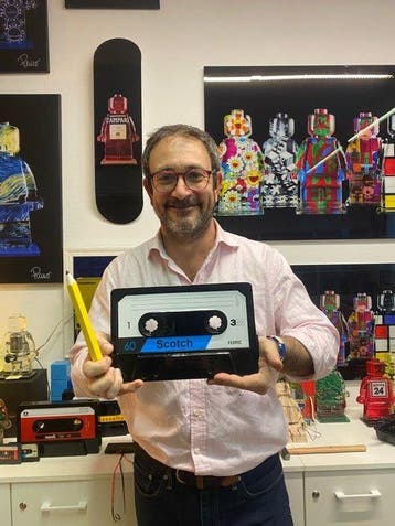 Alessandro Piano - sculptuur, Alter Ego Black Cassette Blue