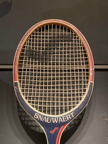 1970 - Huge and very rare display tennis racquet Snauwaert, Nieuw