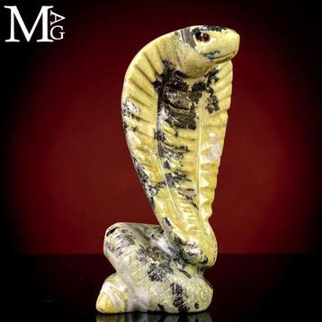 Serpentin- en pyriet-kobra-beeld Beschermer van Aarde en