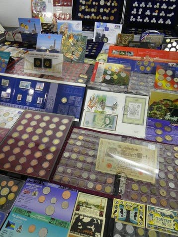 Wereld. Collection of coins/banknote/medals/euro inkl. pp