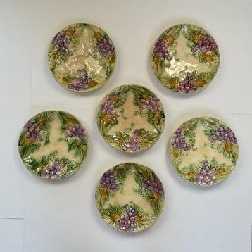 Chantilly - Assiette (6) - Faïence, Barbotine française /