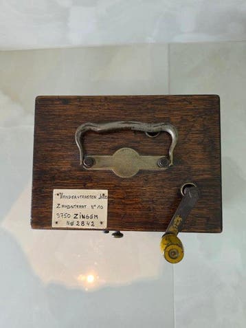 constateur/duivenklok (2) - Hout, Metaal, Glas - 1910-1920
