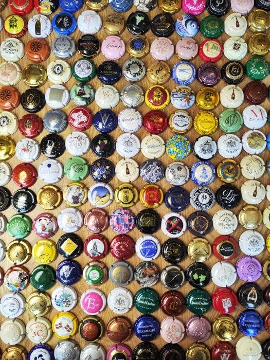 Champagne capsules (225) - Champagnecapsules - Metaal, Antiek en Kunst, Antiek | Speelgoed