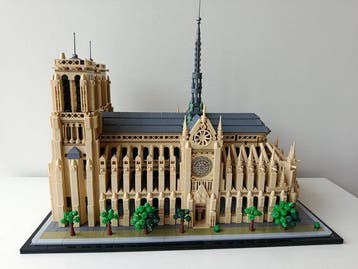 Lego Set - 21061 - Architecture - Notre-Dame de Paris, Nieuw