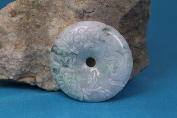 Jade Jade naturel - certificat NGTC - pendentif, amulette-, Antiquités & Art