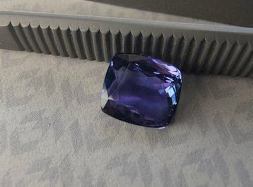 1 pcs Blauw, Violet Tanzaniet - 2.43 ct - International, Handtassen en Accessoires, Edelstenen, Nieuw