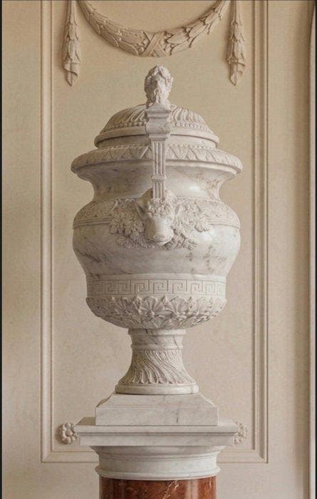 Vaas met dubbele oren - Carrara marmer, Antiek en Kunst, Antiek | Meubels | Stoelen en Sofa's