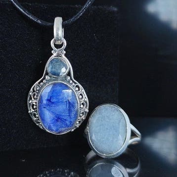 Saffier Sieraden- 10.18 g - (2), Verzamelen, Mineralen en Fossielen