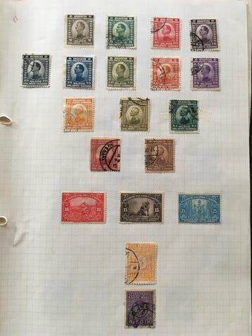 Monde - Feuilles et album de timbres de divers pays du monde