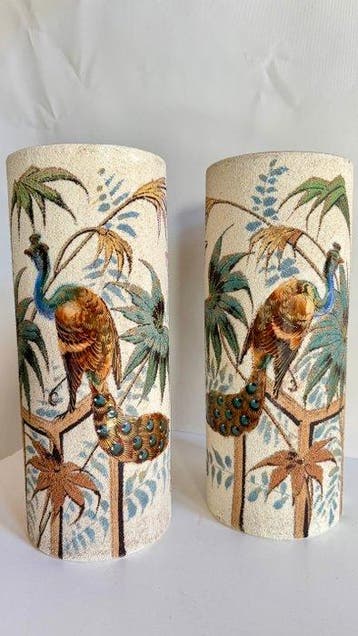 Decoratief ornament (2) - Prachtig paar kunstvazen Paradise