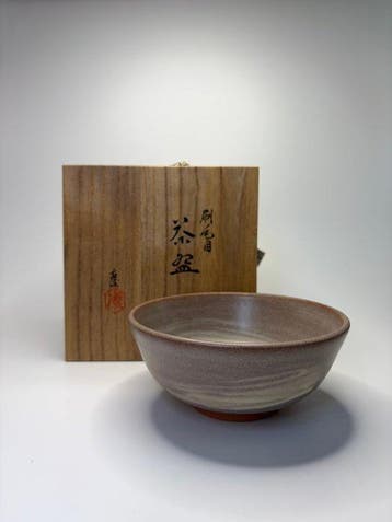 Paire de bols à thé japonais – Hakeme et Shino – tomobako