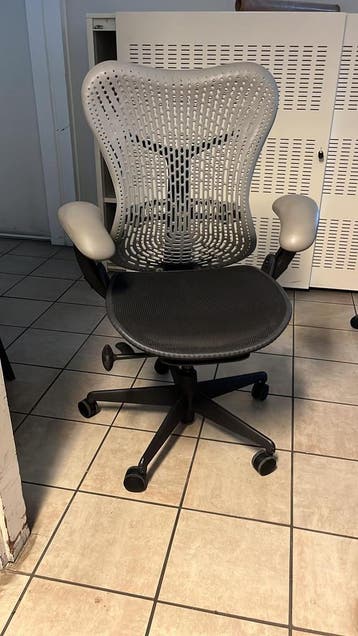 Herman Miller Mirra - 2 Stuks - 60 Maanden Garantie!, Verzenden, Bureaustoel