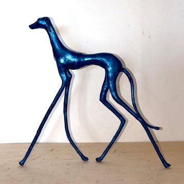 Abdoulaye Derme - sculptuur, Lévrier stylisé en bronze - 34