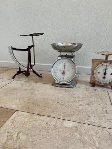 Collectie van 3 vintage mechanische weegschalen – winkel-,