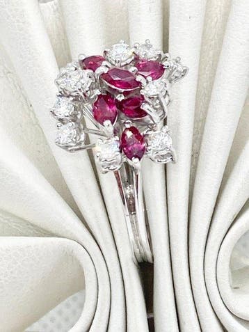 Pala Diamond - Statement ring - 18 karaat Witgoud - 1.22ct.