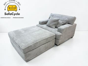Fauteuil grijs in ribstof met poef – overstock, Verzenden, Nieuw