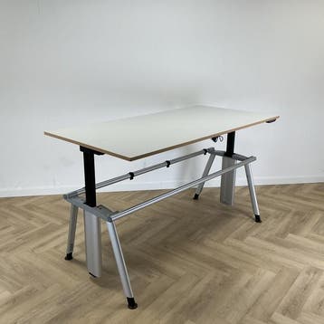 Haworth elektrisch zit-sta bureau 200x100 cm,  grijs - licht, Huis en Inrichting, Bureaus, In hoogte verstelbaar, Gebruikt
